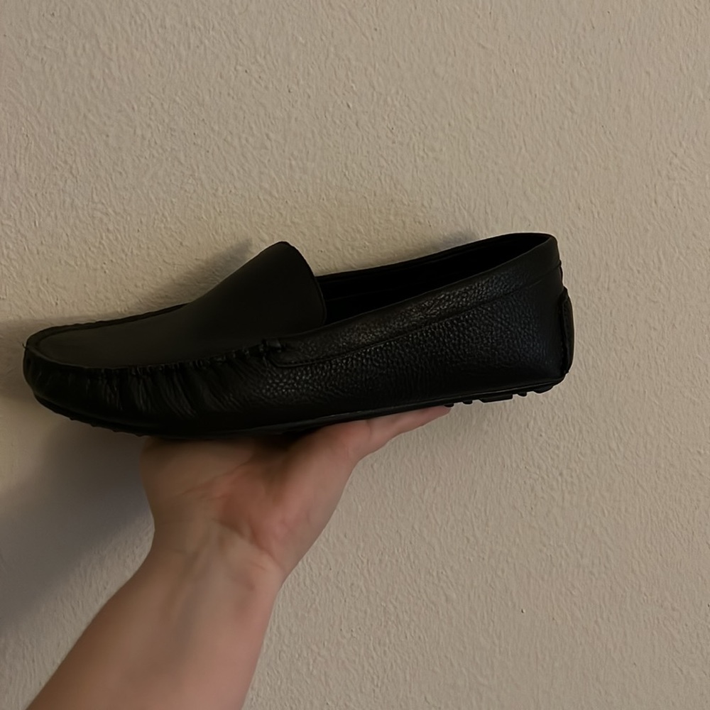 🖤 EUC 8.5 black leather loafers with flexible sole 🖤